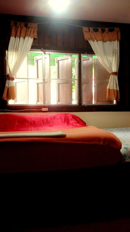 Baan Mai Guesthouse Mae Hong Son Zewnętrze zdjęcie