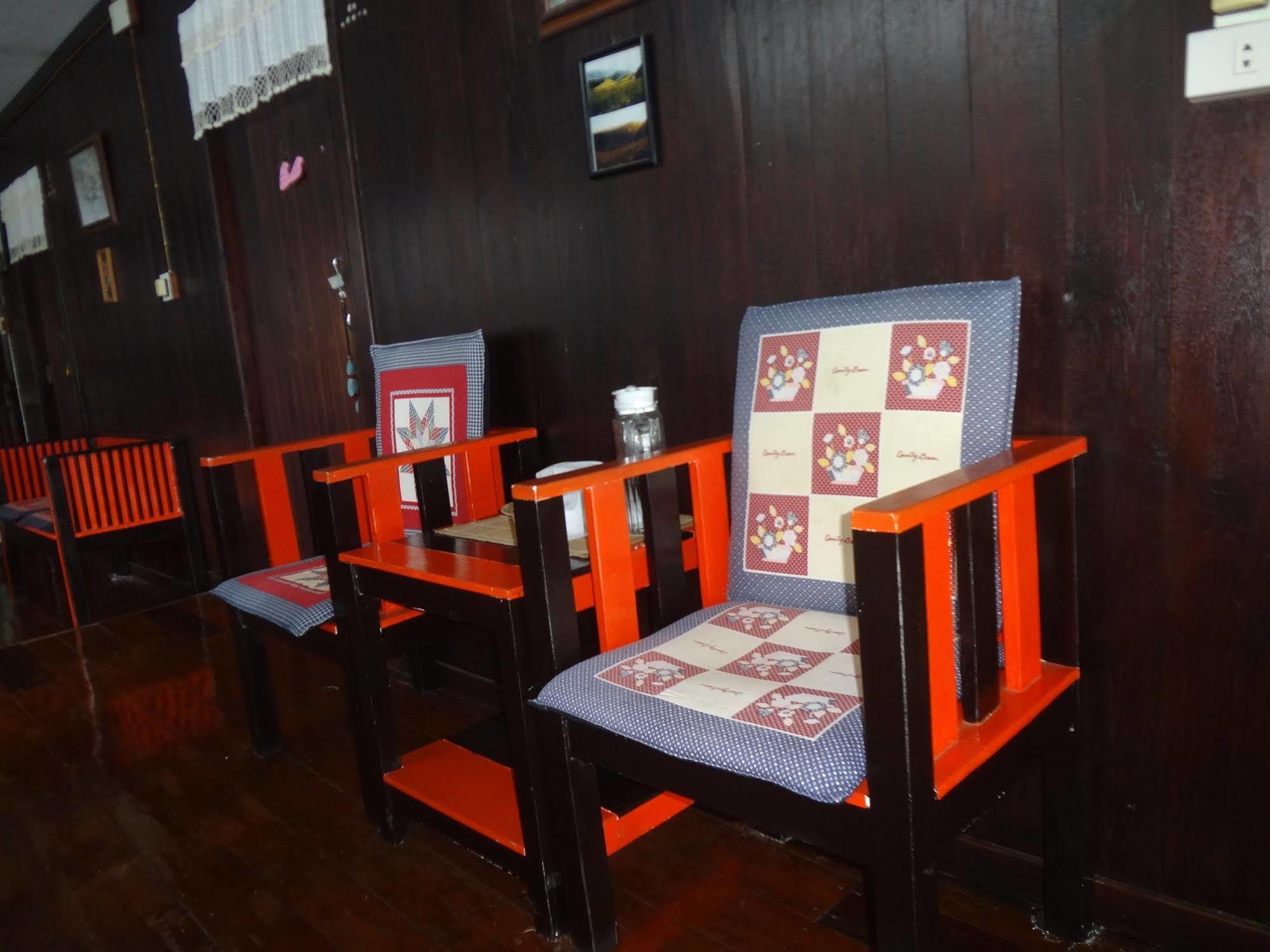 Baan Mai Guesthouse Mae Hong Son Zewnętrze zdjęcie