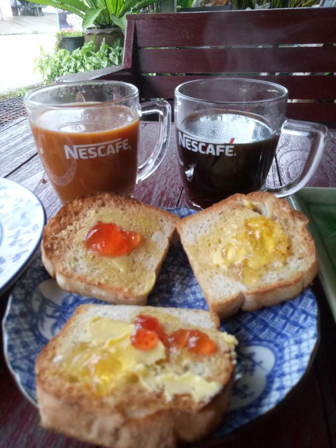 Baan Mai Guesthouse Mae Hong Son Zewnętrze zdjęcie